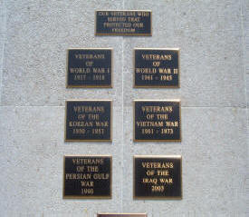 Recognition Plaques at the Memorial. The Bonny Kate Chapter DAR participated in the Memorial Ceremony and Parade on Memorial Day 2007 with VFW #8682