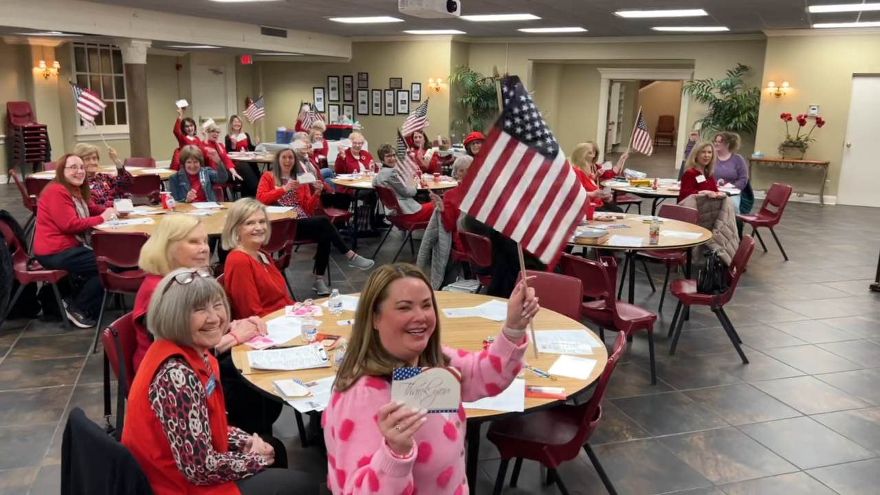Members celebrated and signed cards for veterans 